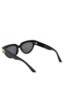 Load image into Gallery viewer, BOTTEGA VENETA | Cat Eye Sunglasses