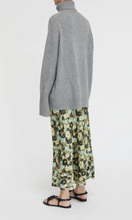 Load image into Gallery viewer, LEE MATHEWS Cashmere Turtleneck