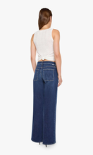 Load image into Gallery viewer, MOTHER DENIM The Patch Pocket Mid Rise Maven Sneak