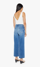 Load image into Gallery viewer, MOTHER DENIM The Maven Ankle Fray