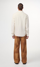 Load image into Gallery viewer, NN .07 Enzo Classic Collar Linen Shirt