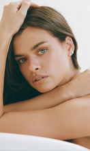 Load image into Gallery viewer, PORTER Oval Studs Gold