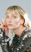 Load image into Gallery viewer, PORTER | Petite Thick Huggies 8mm