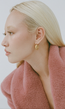 Load image into Gallery viewer, PORTER Turtle Hoops - Gold