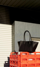 Load image into Gallery viewer, RYLAN 7.44 Large Tote
