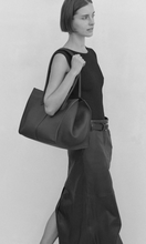 Load image into Gallery viewer, RYLAN 7.44 Large Tote