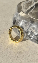 Load image into Gallery viewer, SAINT VALENTINE Forma Ring