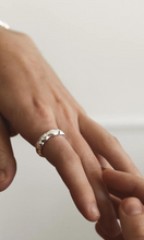 Load image into Gallery viewer, SAINT VALENTINE Forma Ring