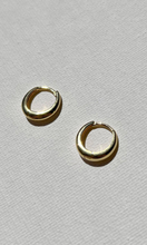 Load image into Gallery viewer, SAINT VALENTINE Positano Mini Hoops Gold