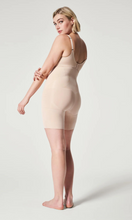Load image into Gallery viewer, SPANX | OnCore High-Waisted Mid-Thigh Short
