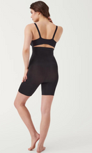 Load image into Gallery viewer, SPANX OnCore High-Waisted Mid-Thigh Short