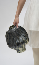 Load image into Gallery viewer, THE FOUNDRY Olivio Vase Noir SAINTE