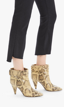 Load image into Gallery viewer, MOTHER DENIM | The Insider Crop Step Fray