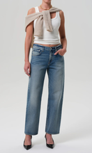 Load image into Gallery viewer, CITIZENS OF HUMANITY Lindz Low Rise Easy Straight
