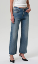 Load image into Gallery viewer, CITIZENS OF HUMANITY Lindz Low Rise Easy Straight
