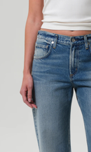 Load image into Gallery viewer, CITIZENS OF HUMANITY Lindz Low Rise Easy Straight
