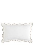 Load image into Gallery viewer, CUSHION Linen Scallop
