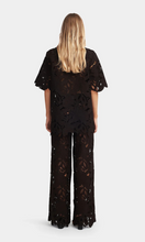 Load image into Gallery viewer, HANSEN &amp; GRETEL Loretta Lace Shirt

