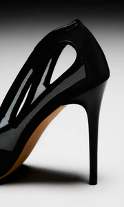 LANA WILKINSON Catherine Pump