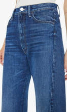 Load image into Gallery viewer, MOTHER DENIM The Half Pipe Ankle
