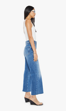Load image into Gallery viewer, MOTHER DENIM The Maven Ankle Fray
