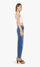 Load image into Gallery viewer, MOTHER DENIM The Newbie Ankle Fray
