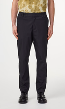 Load image into Gallery viewer, NN .07 Billie Lightweight Drawstring Regular it Trouser
