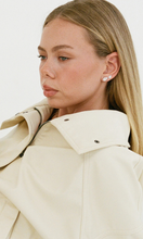 Load image into Gallery viewer, PORTER Pear Studs 1ct Gold
