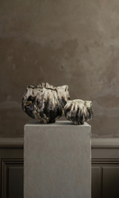 Load image into Gallery viewer, THE FOUNDRY Campana Vase Noir
