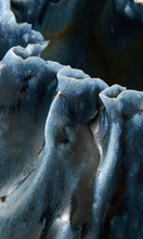 Load image into Gallery viewer, THE FOUNDRY Luxorion Vase Cyaneus SAINTE
