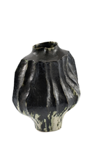 Load image into Gallery viewer, THE FOUNDRY Olivio Vase Noir SAINTE
